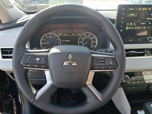 New 2026 Mitsubishi Outlander SE AWD/4WD image 11