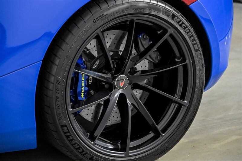Used 2018 McLaren 720S RWD image 18