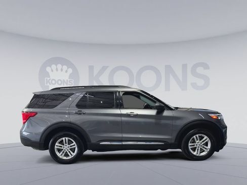 Used 2023 Ford Explorer XLT AWD/4WD image 12
