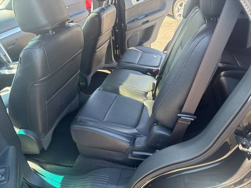 Used 2014 Ford Explorer XLT w/ Equipment Group 202A AWD/4WD image 17