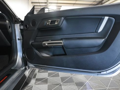 Used 2020 Ford Mustang Shelby GT500 w/ Carbon Fiber Track Pack RWD image 23