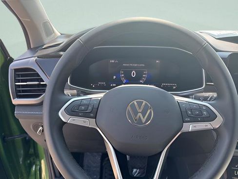 New 2025 Volkswagen Taos SE image 10