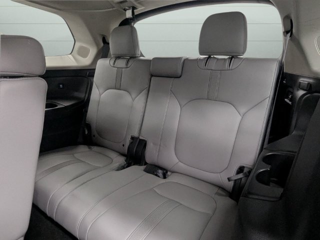 Certified 2024 Honda Pilot Touring image 32