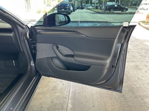 Used 2022 Tesla Model S Plaid image 28