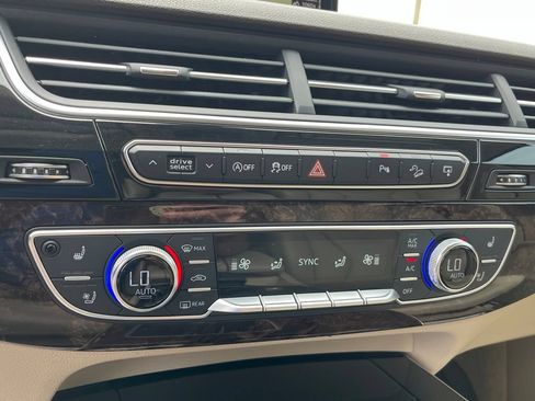 Used 2017 Audi Q7 3.0T Premium Plus w/ Premium Plus Package AWD/4WD image 18