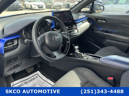 Used 2020 Toyota C-HR XLE FWD image 20
