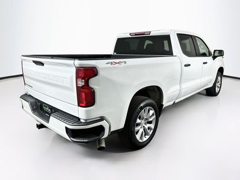 Used 2019 Chevrolet Silverado 1500 Custom w/ Custom Value Package AWD/4WD image 9