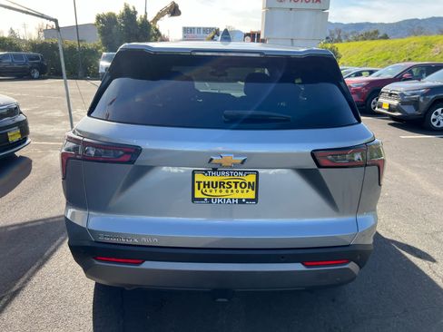 Used 2025 Chevrolet Equinox LT image 9