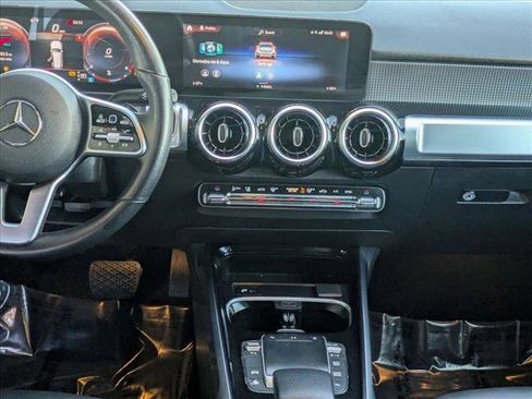 Used 2022 Mercedes-Benz GLB 250 image 14