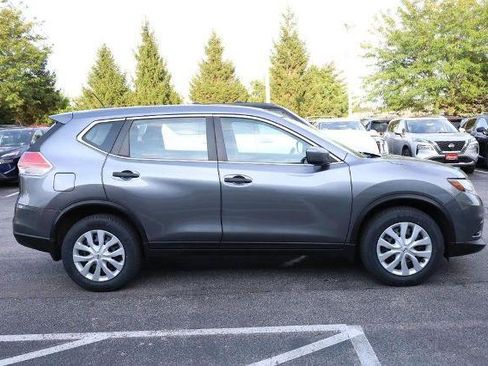 Used 2016 Nissan Rogue S AWD/4WD image 5
