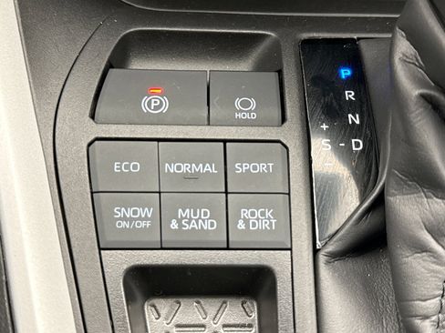 Used 2023 Toyota RAV4 XLE Premium AWD/4WD image 17