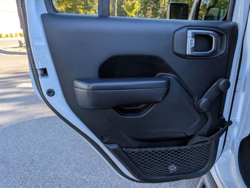 Used 2021 Jeep Wrangler Unlimited Sport AWD/4WD image 25