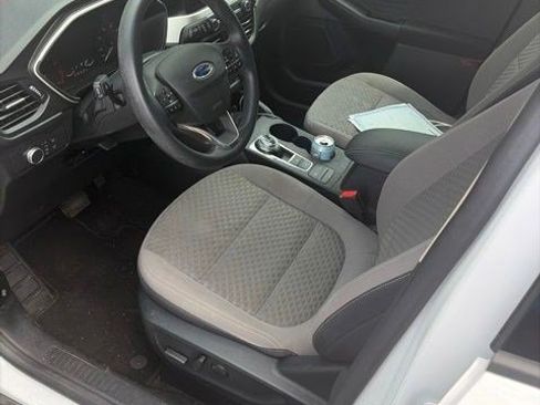 Used 2020 Ford Escape SE FWD image 3