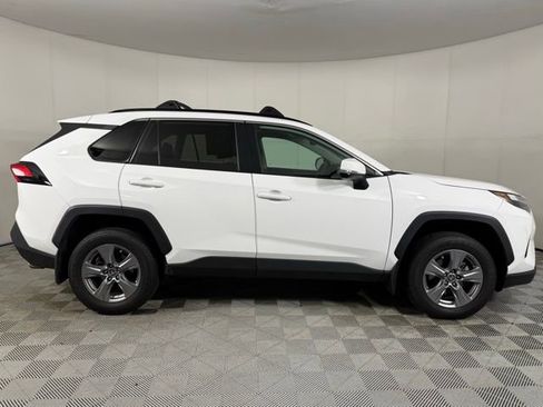Used 2022 Toyota RAV4 XLE w/ Convenience Package image 6