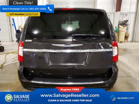 Used 2015 Chrysler Town & Country Touring-L w/ Driver Convenience Group FWD image 8