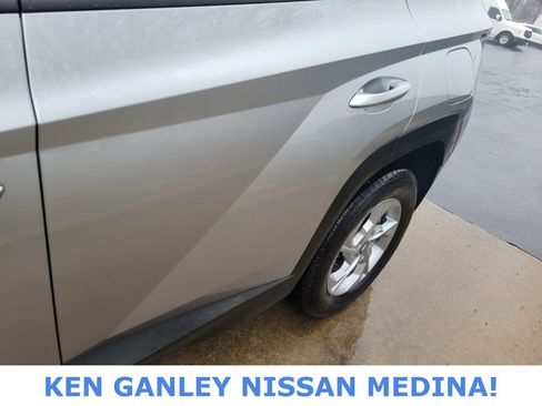 Used 2024 Hyundai Tucson SE image 12