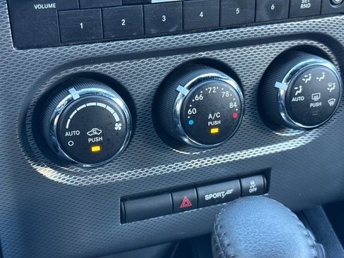 Used 2013 Dodge Challenger R/T image 23