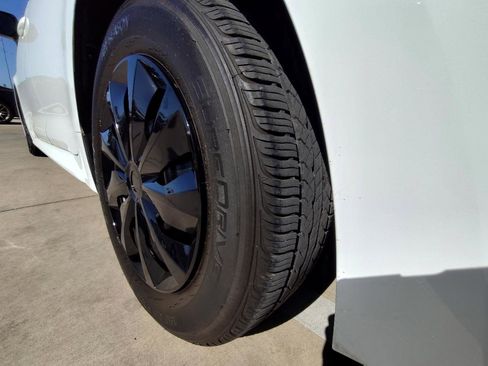 Used 2022 Toyota Corolla L FWD image 11