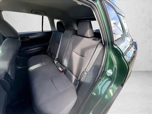 Used 2025 Toyota Corolla Cross LE FWD image 27
