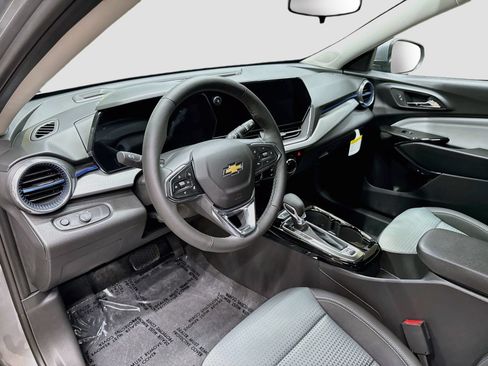 New 2026 Chevrolet Trax LT w/ Driver Confidence Package FWD image 10