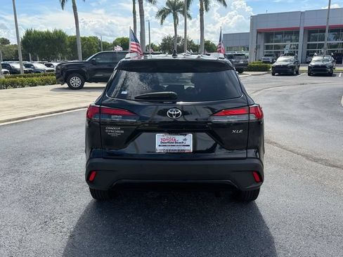 Certified 2023 Toyota Corolla Cross XLE w/ Convenience Package FWD image 6