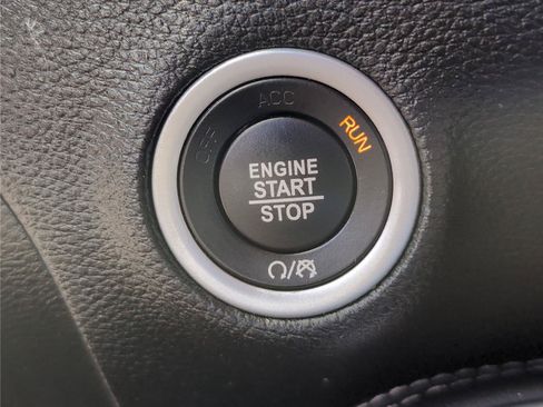 Used 2022 Dodge Challenger R/T Scat Pack RWD image 27