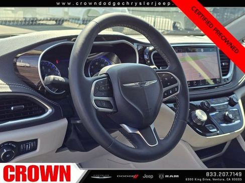 Used 2023 Chrysler Pacifica Limited image 19