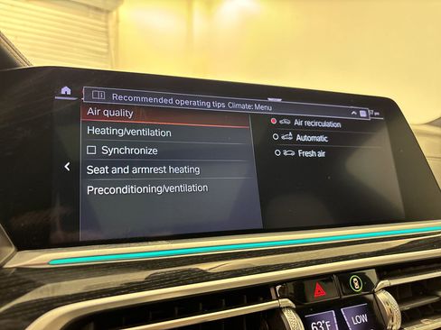 Used 2021 BMW X7 M50i w/ Dynamic Handling Package image 25