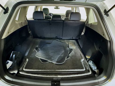 Used 2023 Volkswagen Tiguan SE w/ Panoramic Sunroof Package AWD/4WD image 26