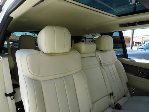 Used 2023 Land Rover Range Rover Long Wheelbase SE AWD/4WD image 21