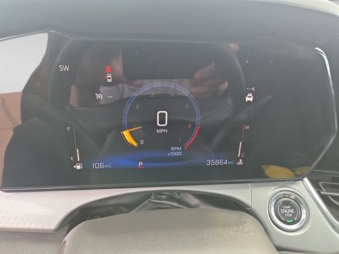 Used 2025 Chevrolet Trax LT FWD image 14