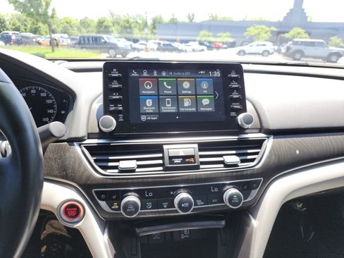 Used 2019 Honda Accord Touring image 35