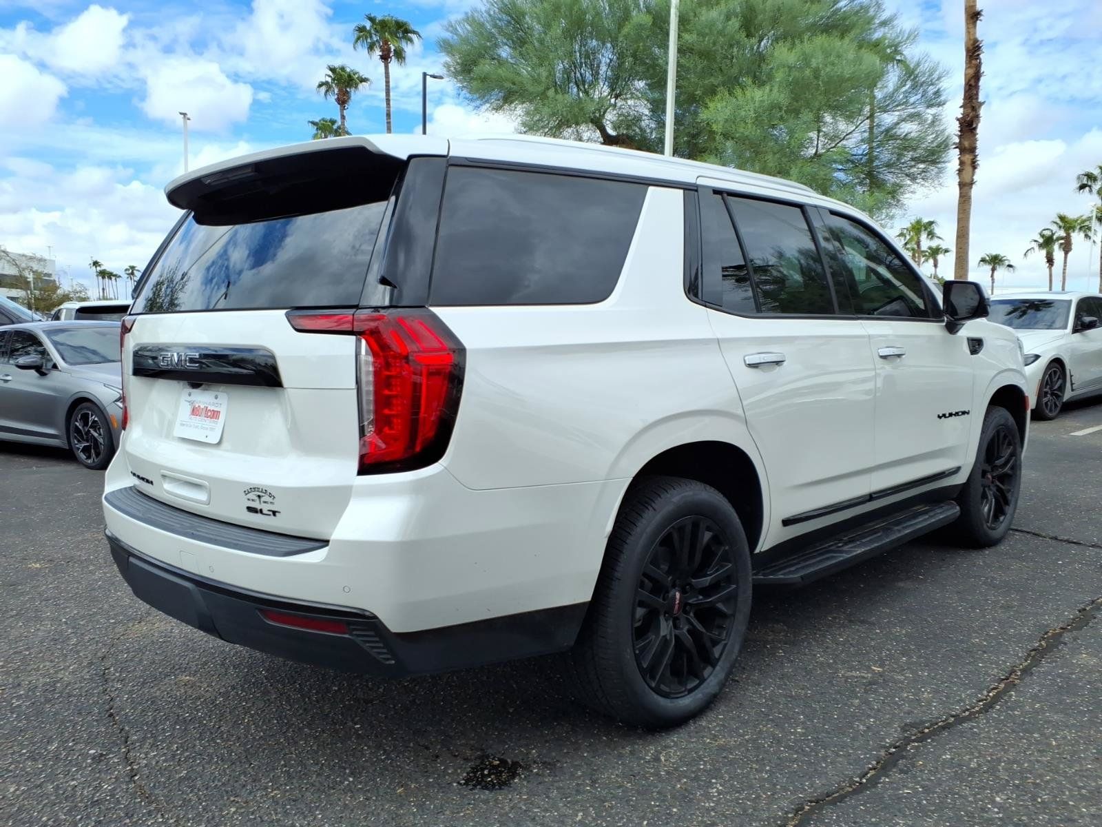 Used 2021 GMC Yukon SLT w/ SLT Luxury Plus Package AWD/4WD image 5