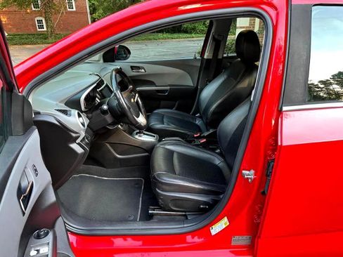 Used 2017 Chevrolet Sonic Premier image 19