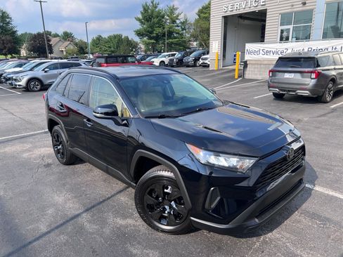Used 2019 Toyota RAV4 LE w/ All Weather Liner Package AWD/4WD image 14