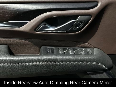 Used 2021 GMC Yukon Denali w/ Denali Premium Package image 28