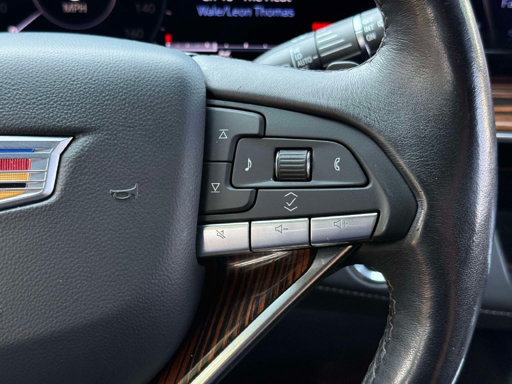Used 2023 Cadillac Escalade ESV Luxury AWD/4WD image 32