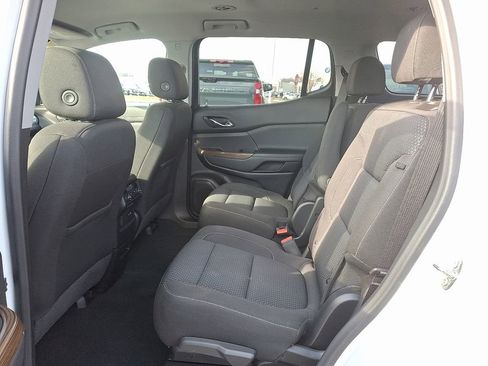 Certified 2023 GMC Acadia SLE w/ Driver Convenience Package image 10