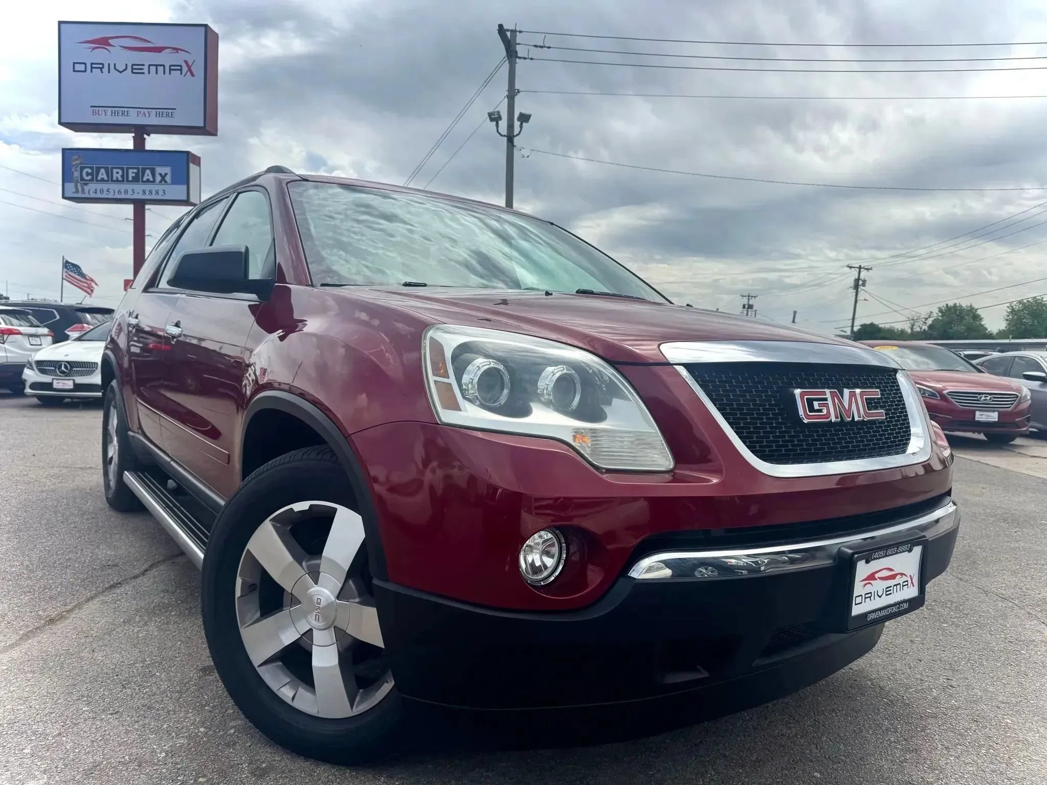 Used 2011 GMC Acadia SLE FWD image 1