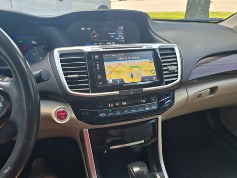 Used 2017 Honda Accord Touring image 26