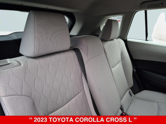 Used 2023 Toyota Corolla Cross L AWD/4WD image 34