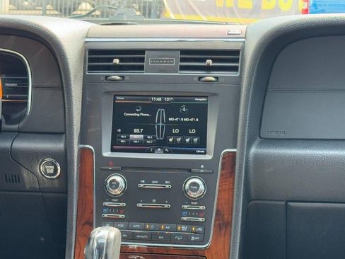 Used 2015 Lincoln Navigator 4WD image 14