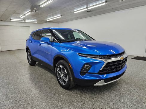 Used 2026 Chevrolet Blazer LT FWD image 3