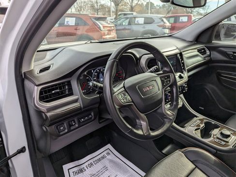 Used 2022 GMC Acadia AT4 w/ Technology Package image 12