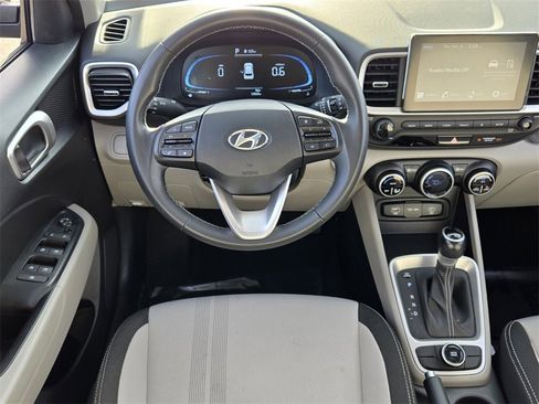 Certified 2024 Hyundai Venue SEL image 13