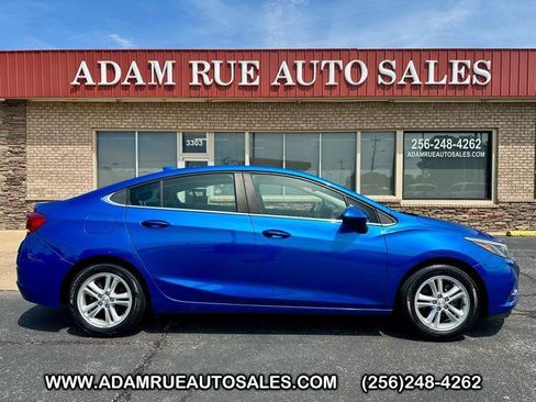Used 2017 Chevrolet Cruze LT FWD image 1