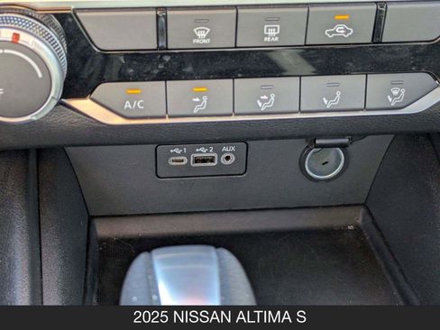 Used 2025 Nissan Altima 2.5 S image 21