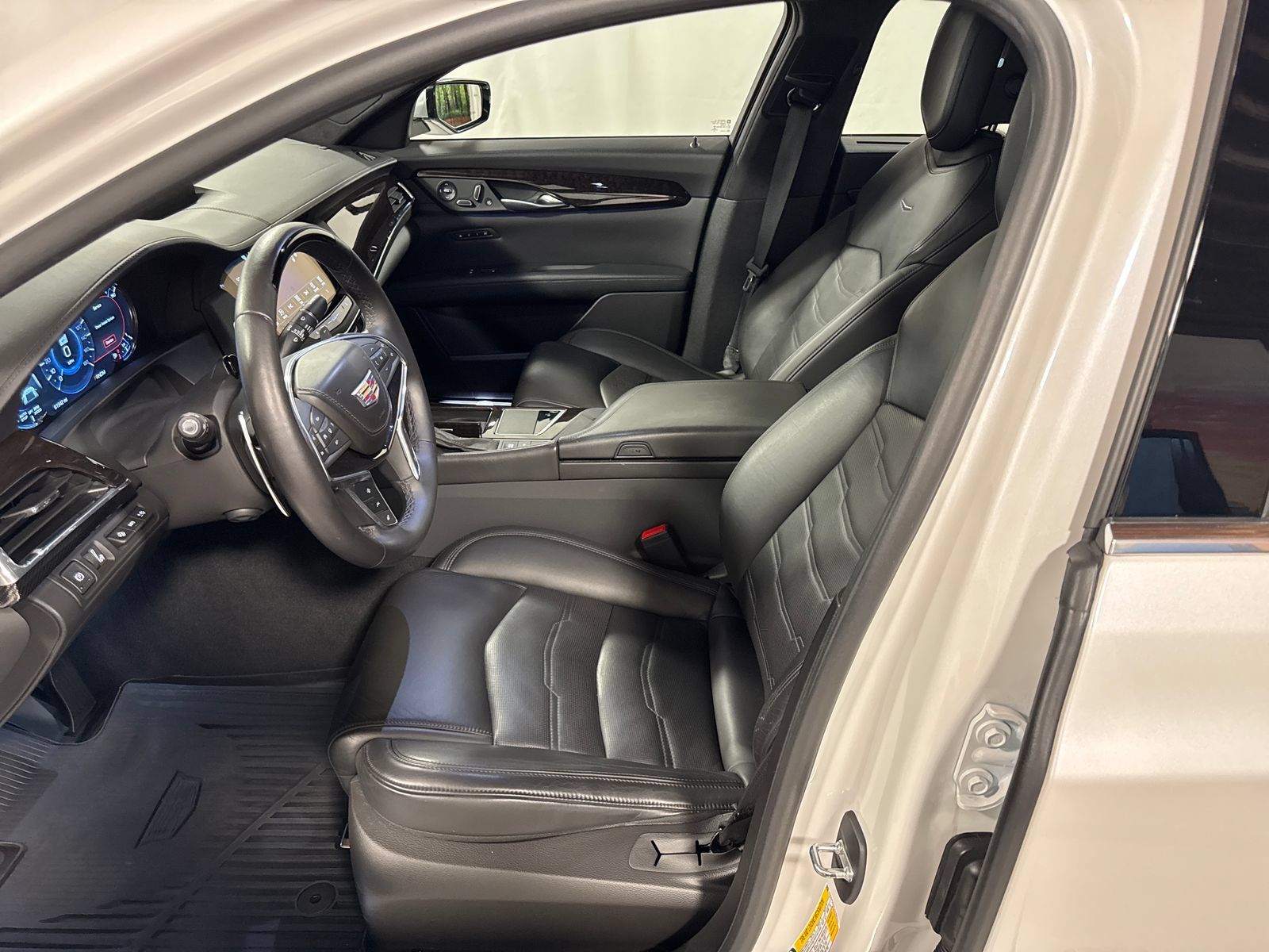 Used 2018 Cadillac CT6 Platinum AWD/4WD image 3