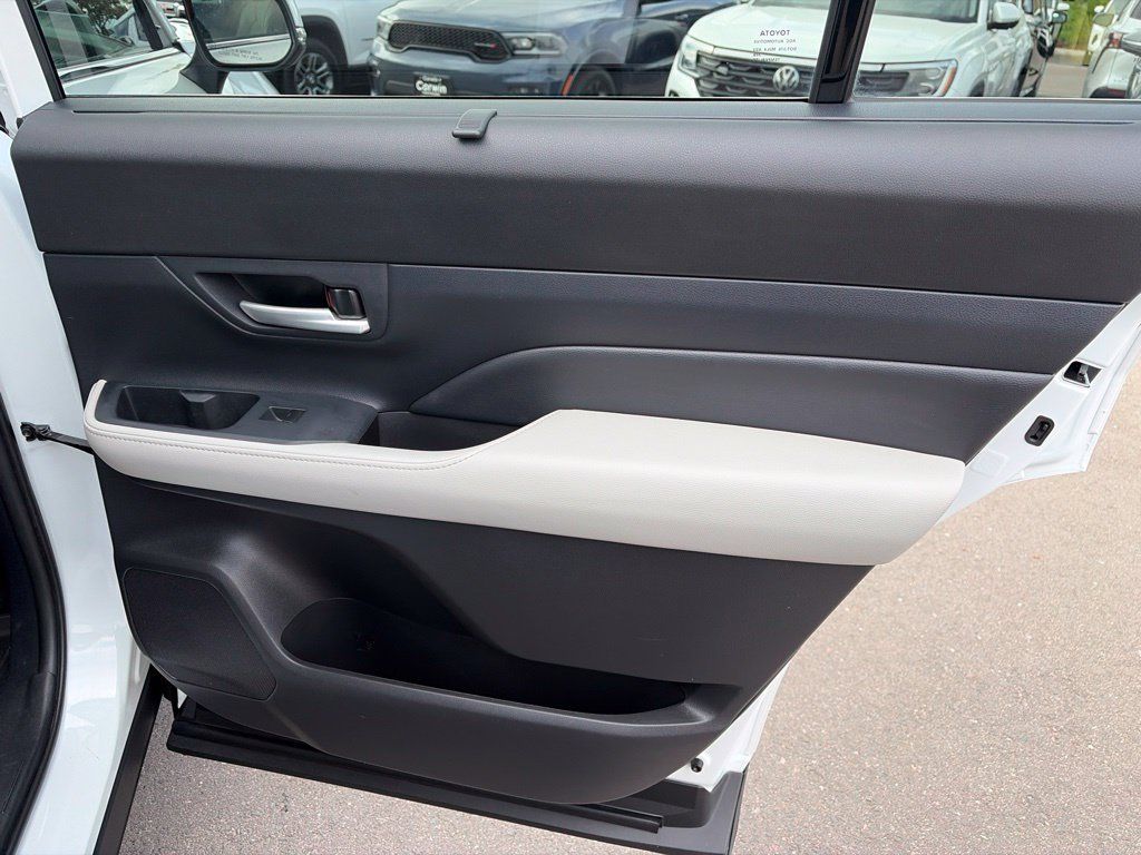 Used 2024 Toyota Grand Highlander AWD Hybrid image 15