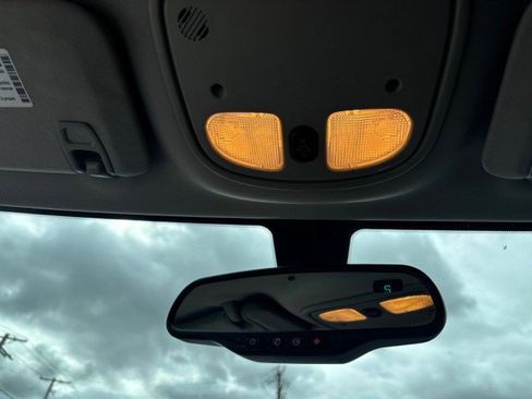 Used 2011 Chevrolet Malibu LTZ image 17